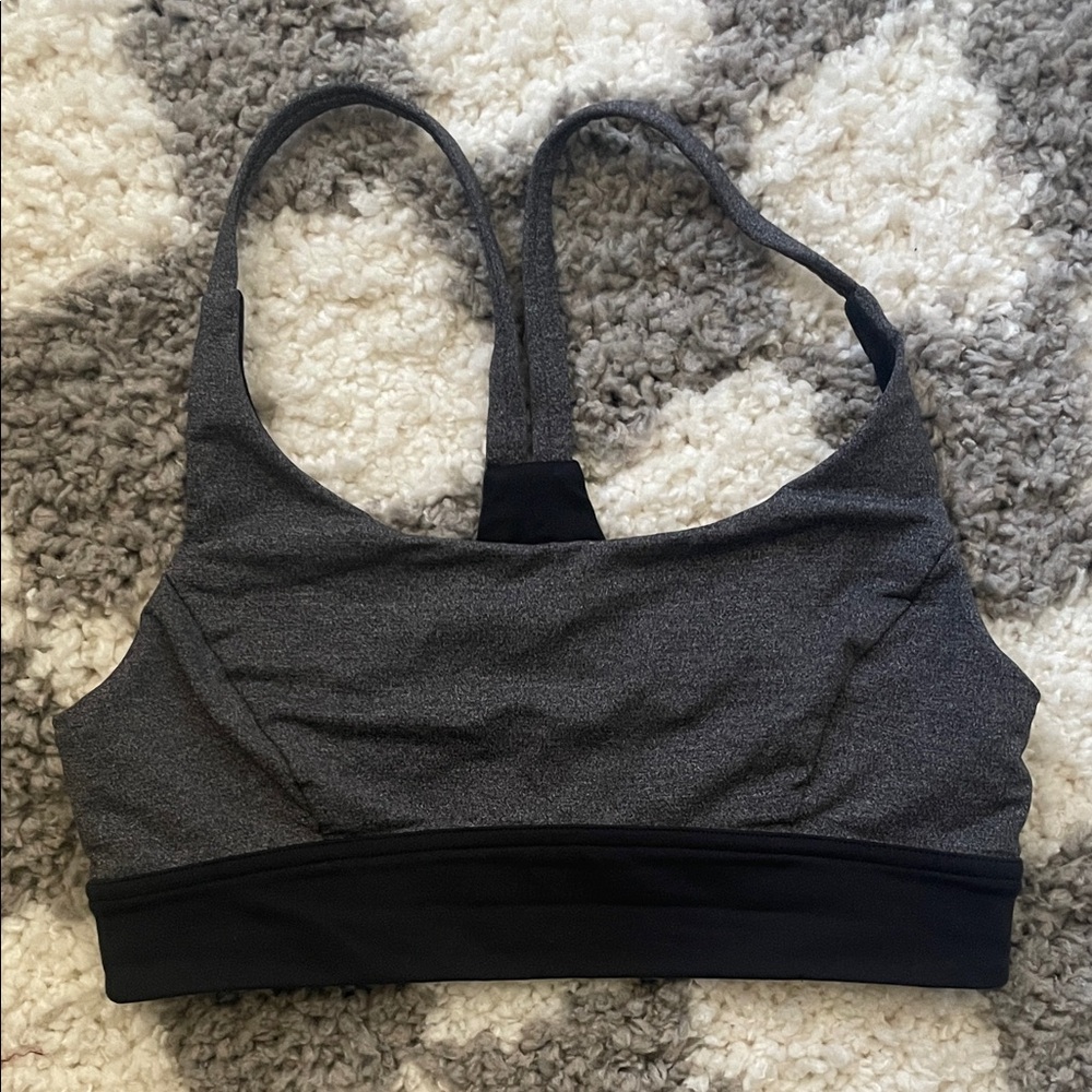 Lululemon Sports Bra. Black & Gray. Size 6